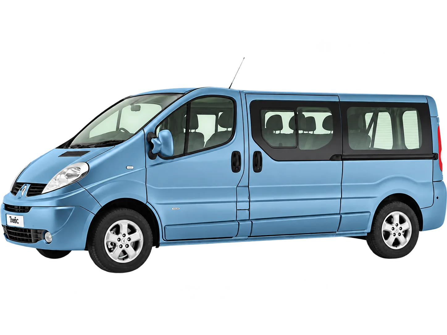 Minibus Renault Trafic bleu-gris vu de trois quarts avant